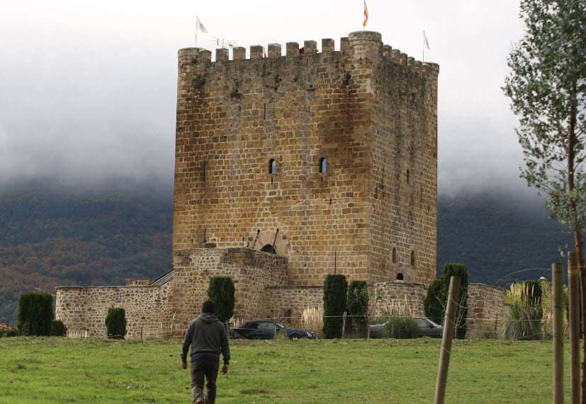 Castillo de los Velasco o Palacio de los Condestables de Castilla (en ruinas), Spain